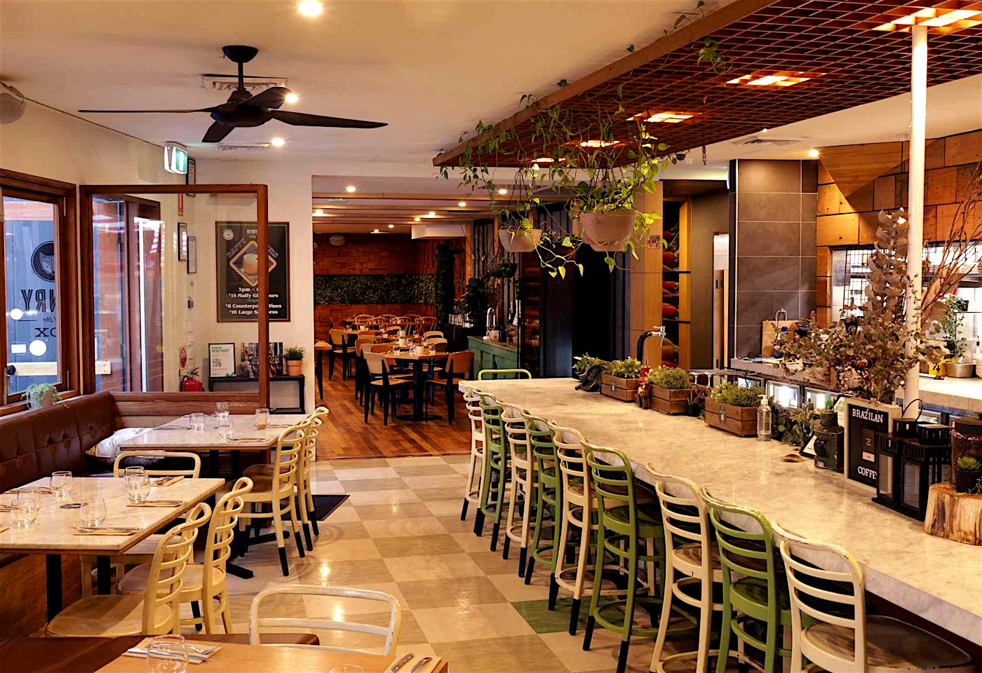 Restaurant, Henry and the Fox image 2