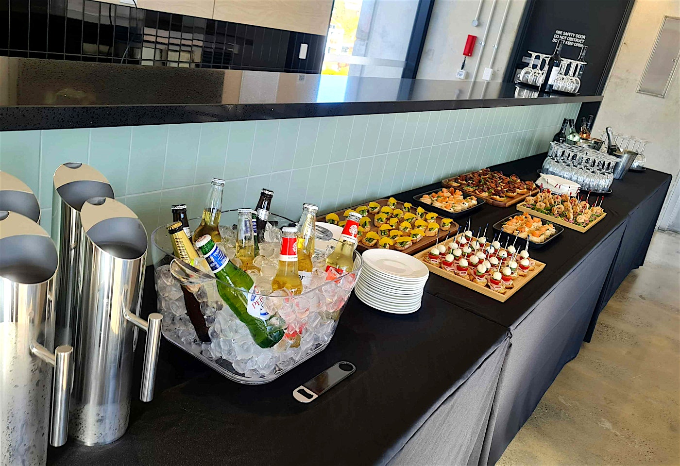 Rooftop Lounge, Nesuto Curtin Hotel image 2