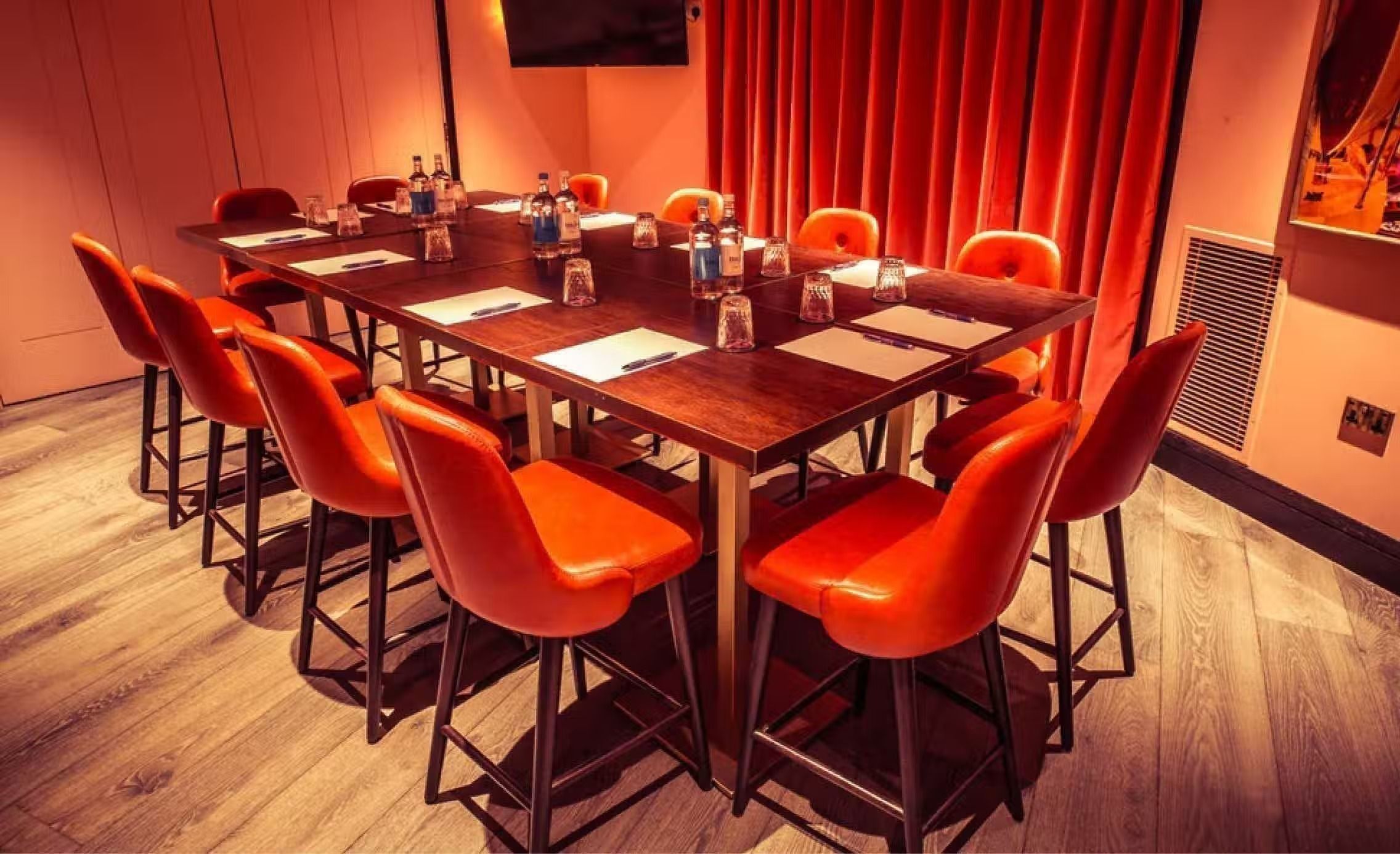 Ruby Rose Room , Puttshack Bank