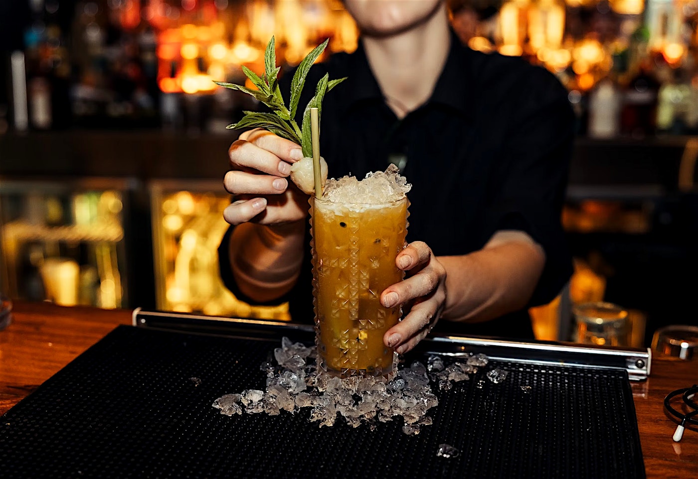 Group Space, Saga Bar image 3