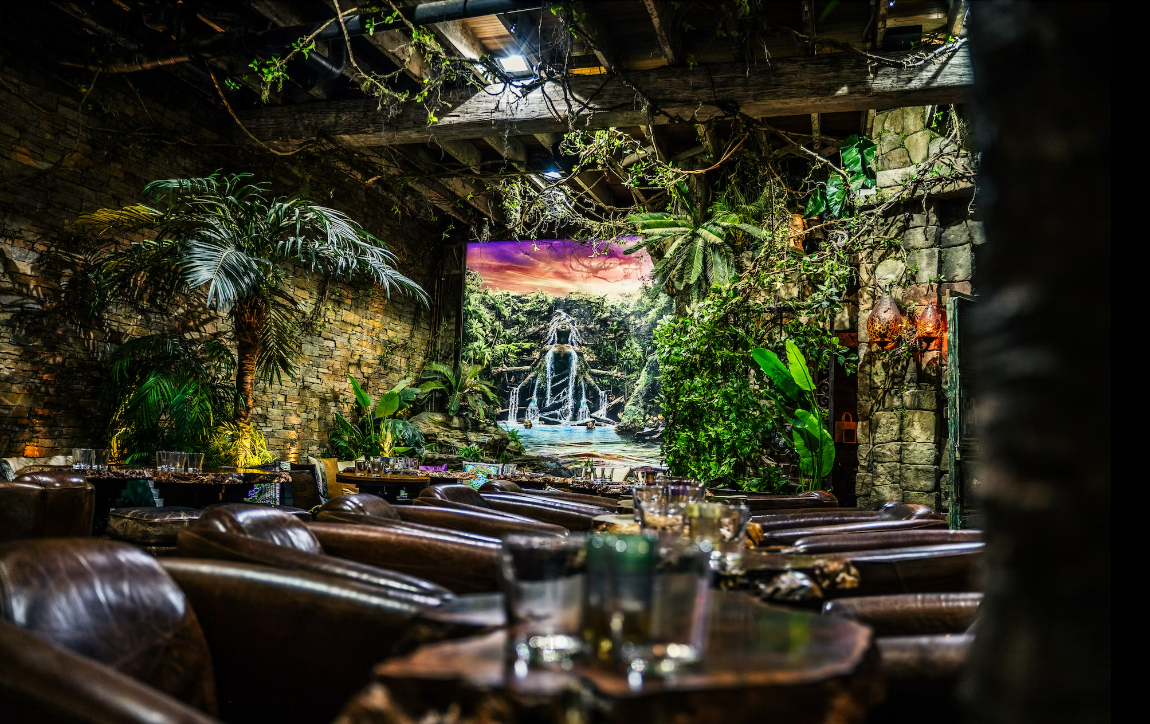 Group Space, Saga Bar image 2