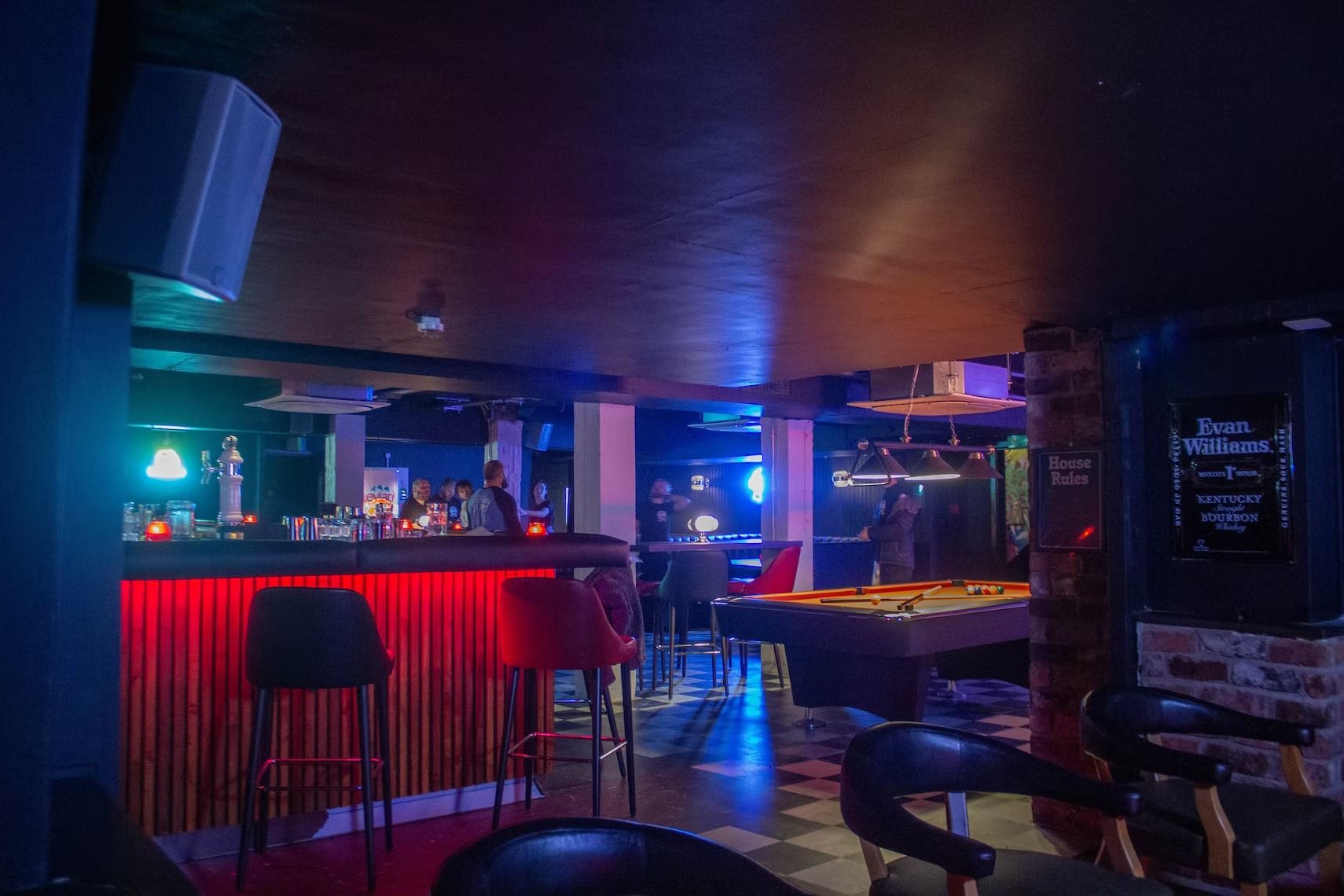 An American-inspired Manchester bar: Salt Dogs Manchester1