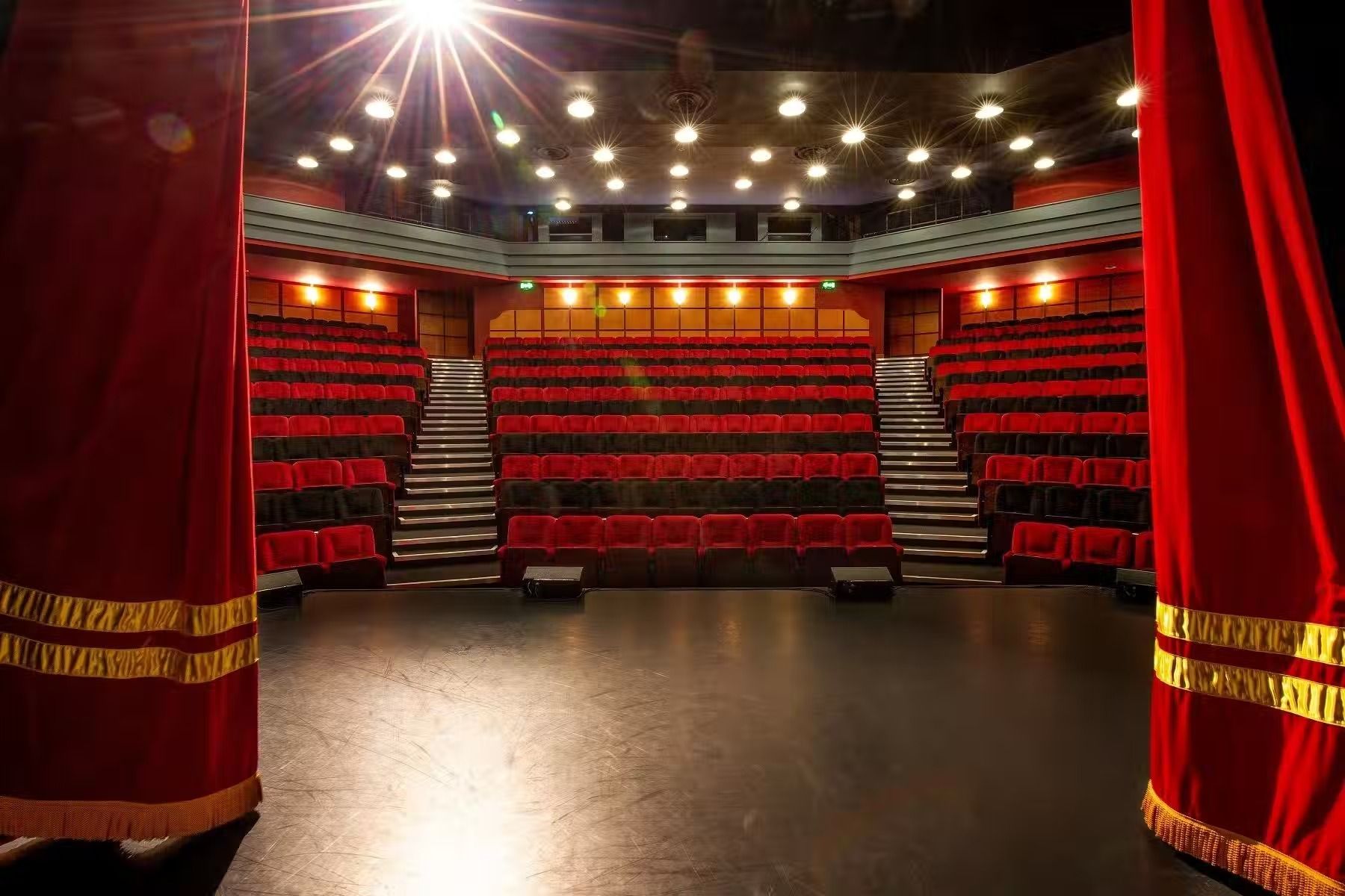 Shaw Theatre, Pullman London St Pancras london conference hotels  