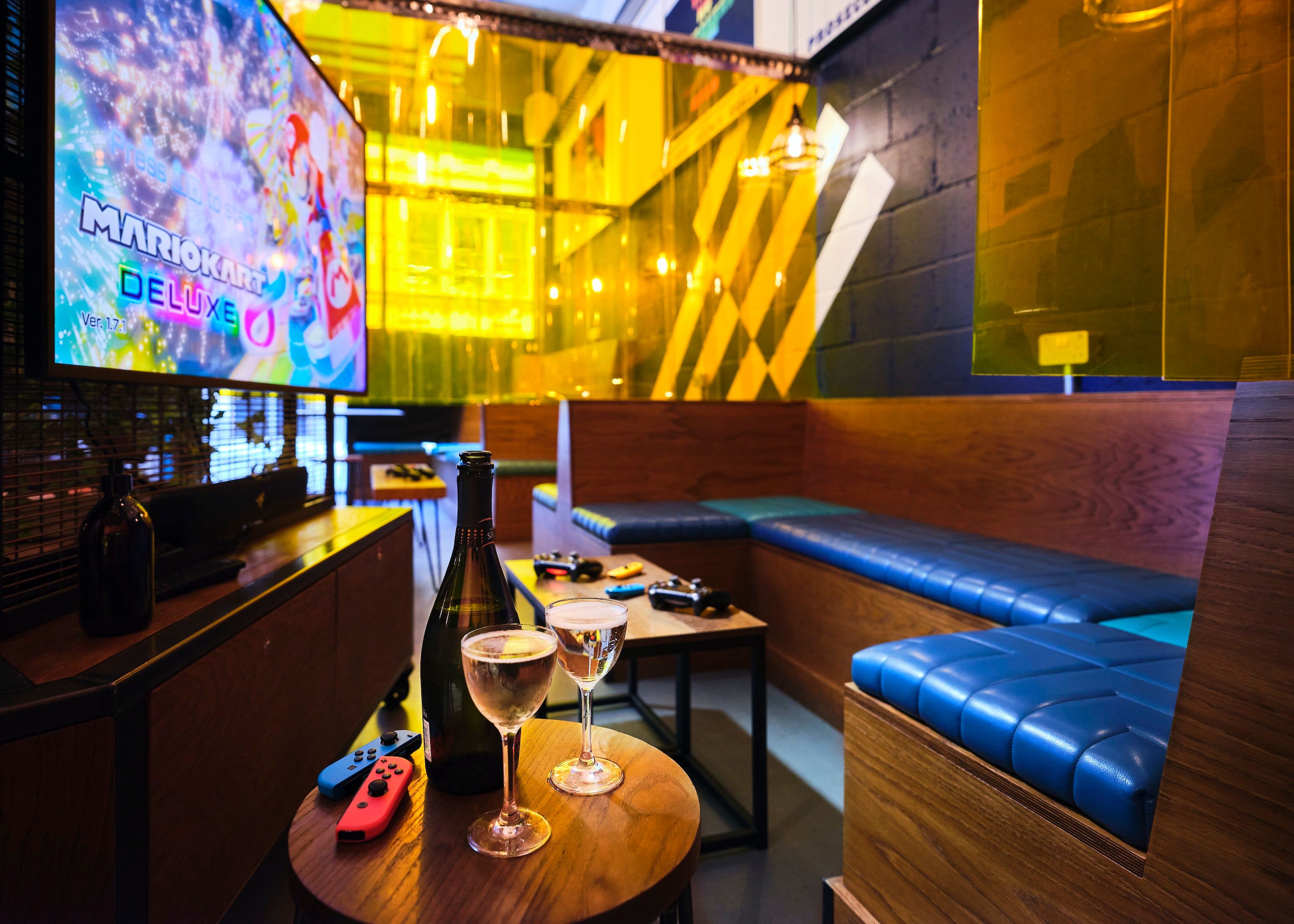 Shoreditch platform activity bar