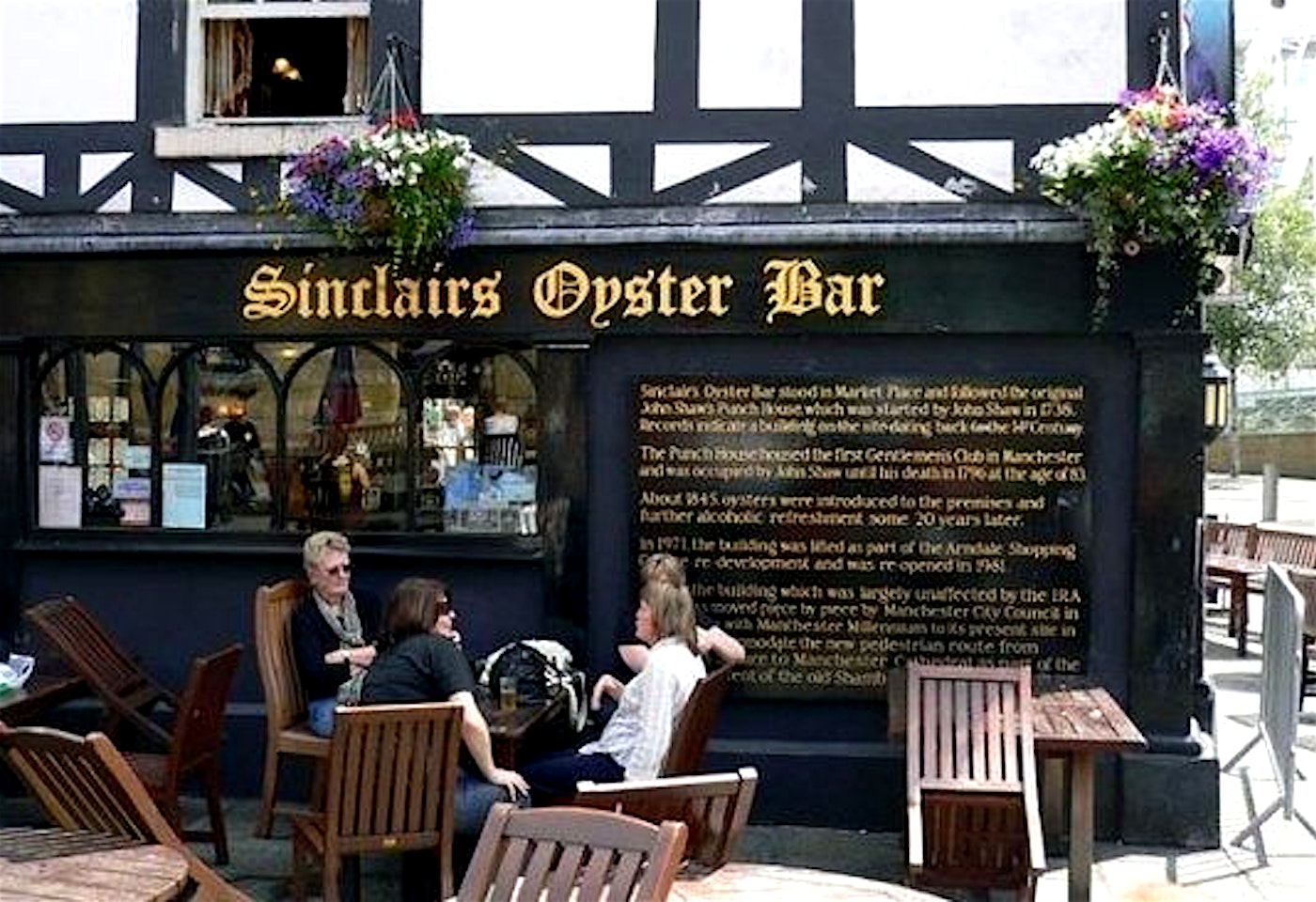 Sinclairs Oyster Bar Manchester Pubs 2