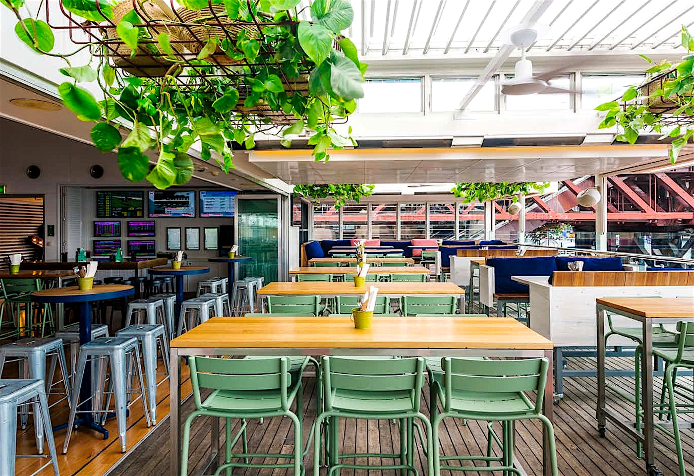 South End, Helm Bar & Bistro image 2