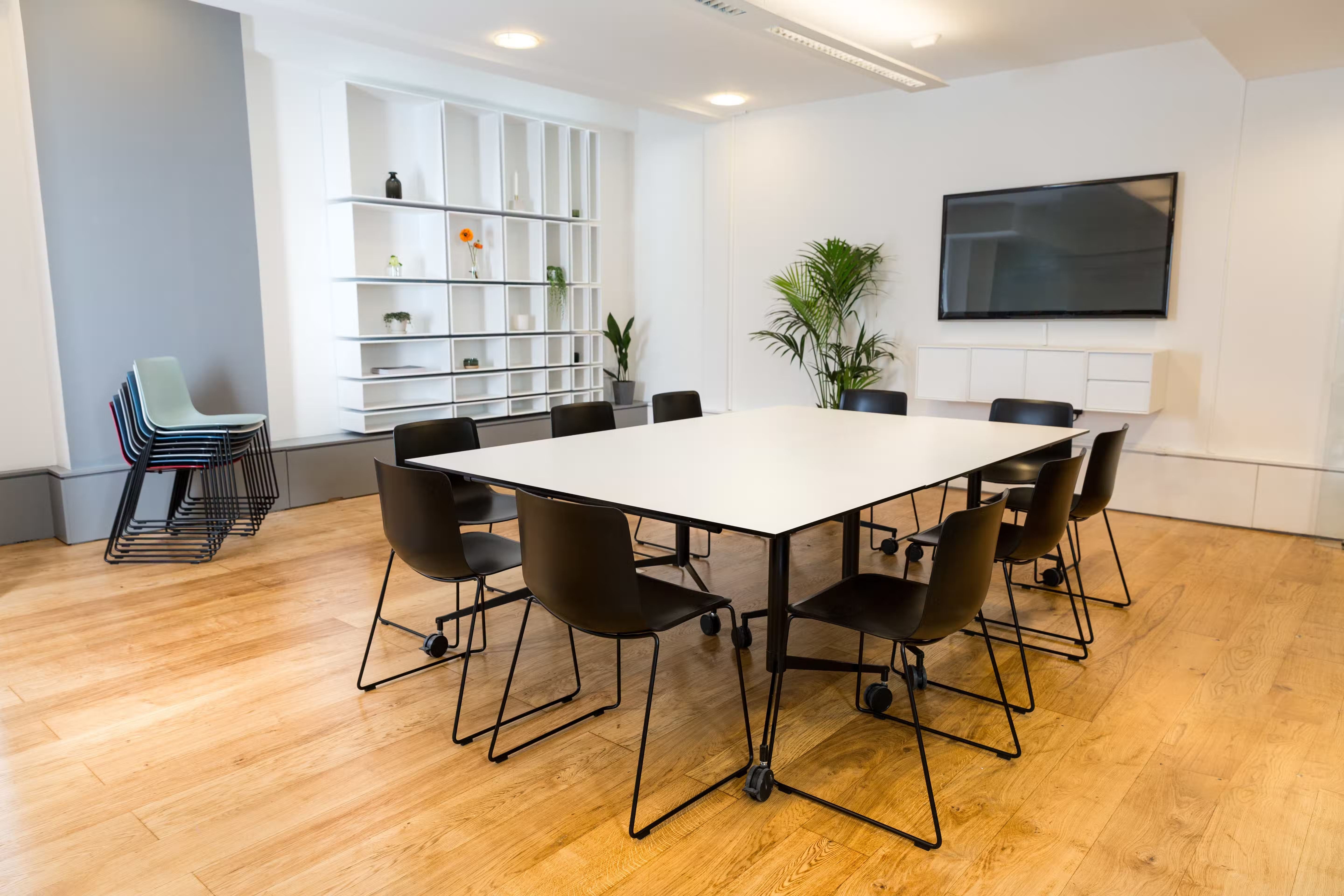 Space and Icons Green Room Farringdon meeting room, London 1