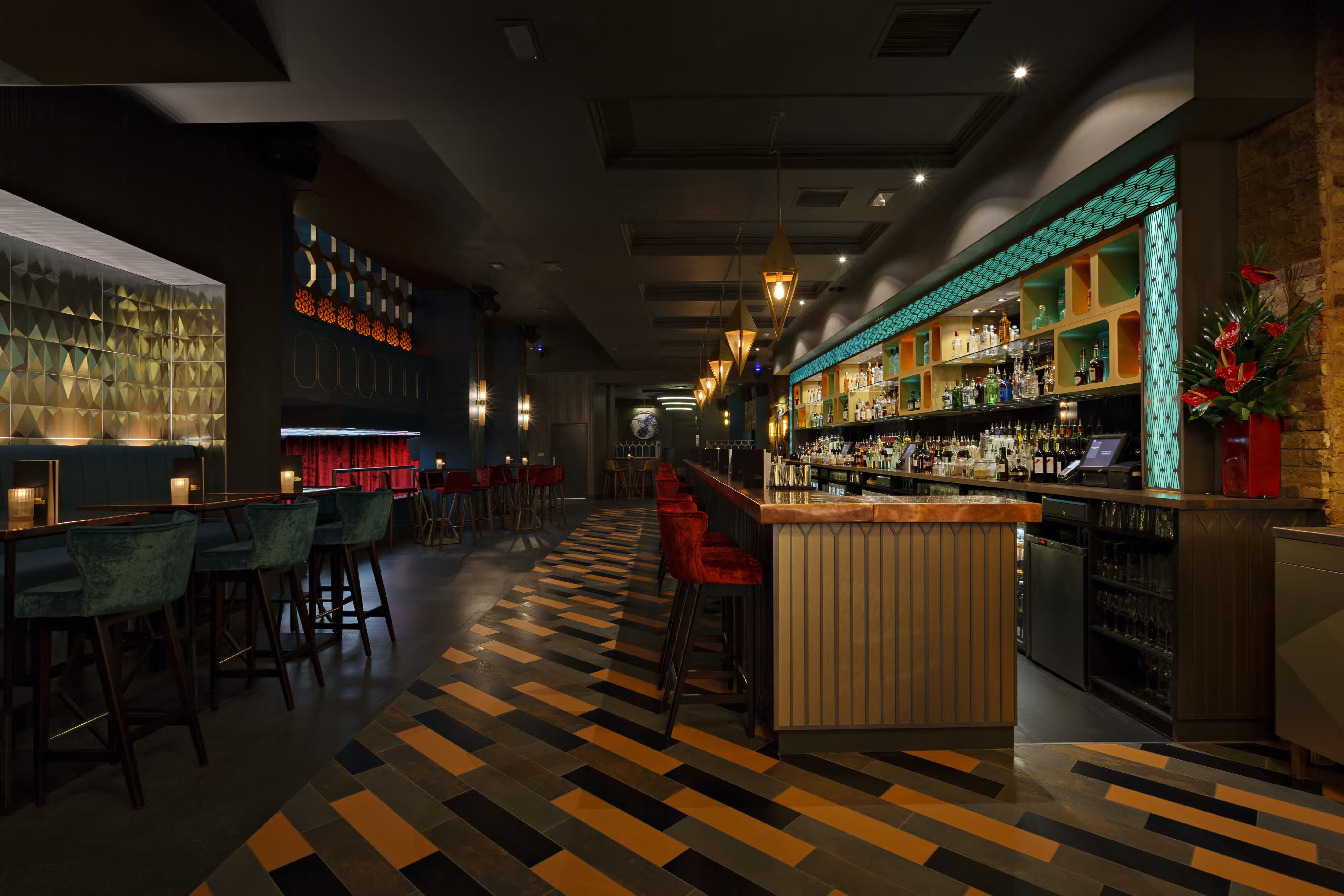 11 Amazing Bars Near St Paul's Hire Now