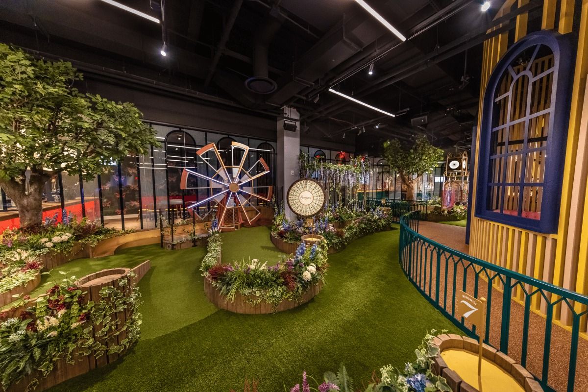 Why not hire out a golf course for your NYC birthday: Swingers Crazy Golf image 2