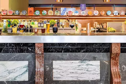 Customs House Bar, Sydney Harbour Marriott Hotel image 2