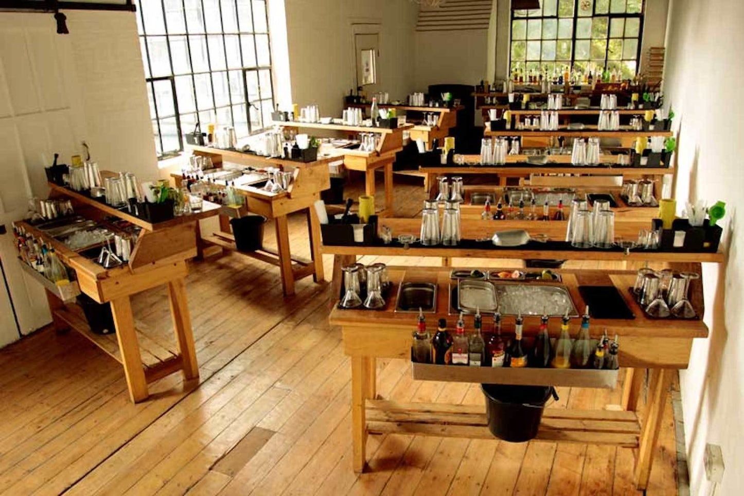 TT Liquor Cocktail Making Class Christmas Team Activity