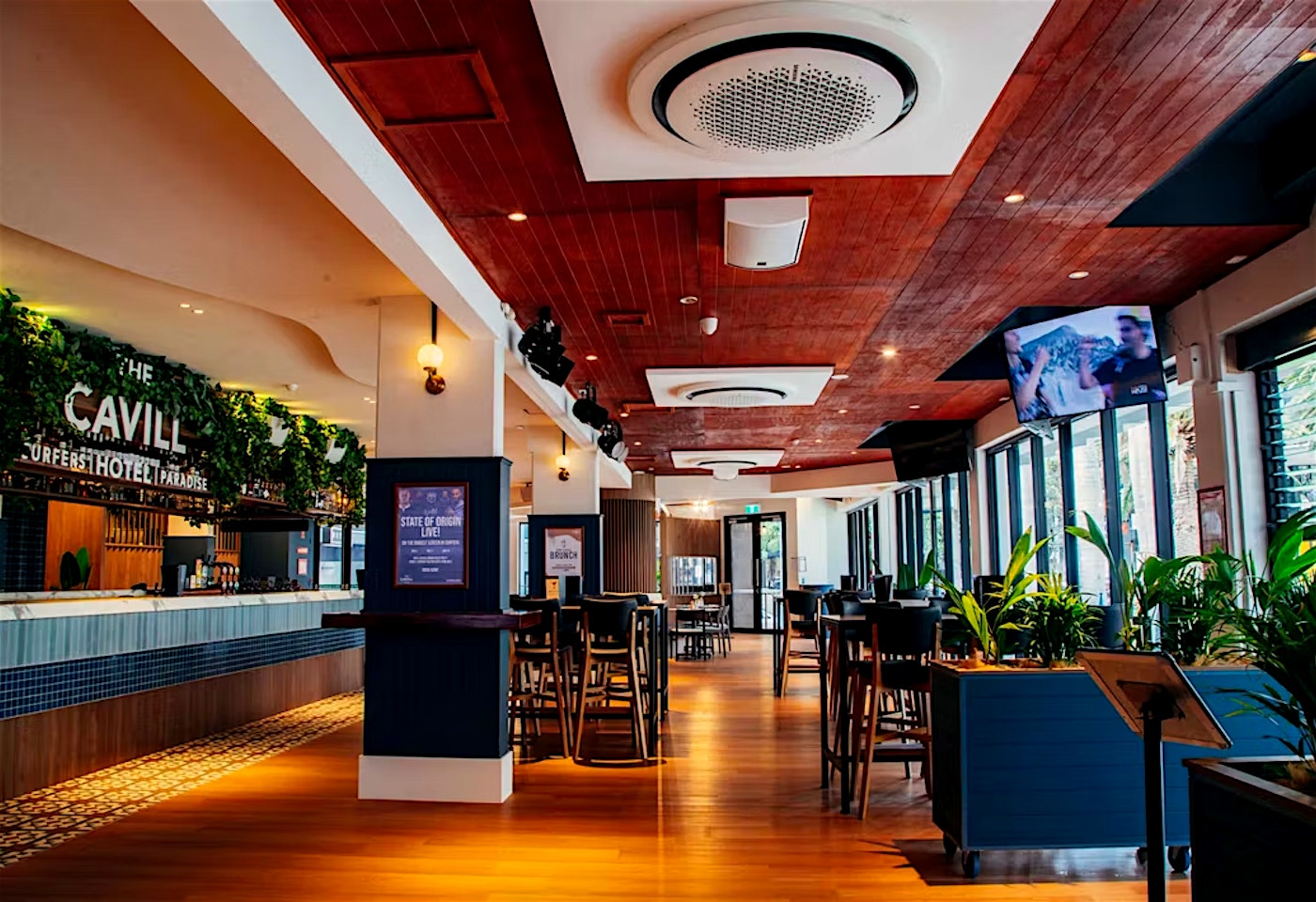 Main Bar, The Cavill Hotel image 3