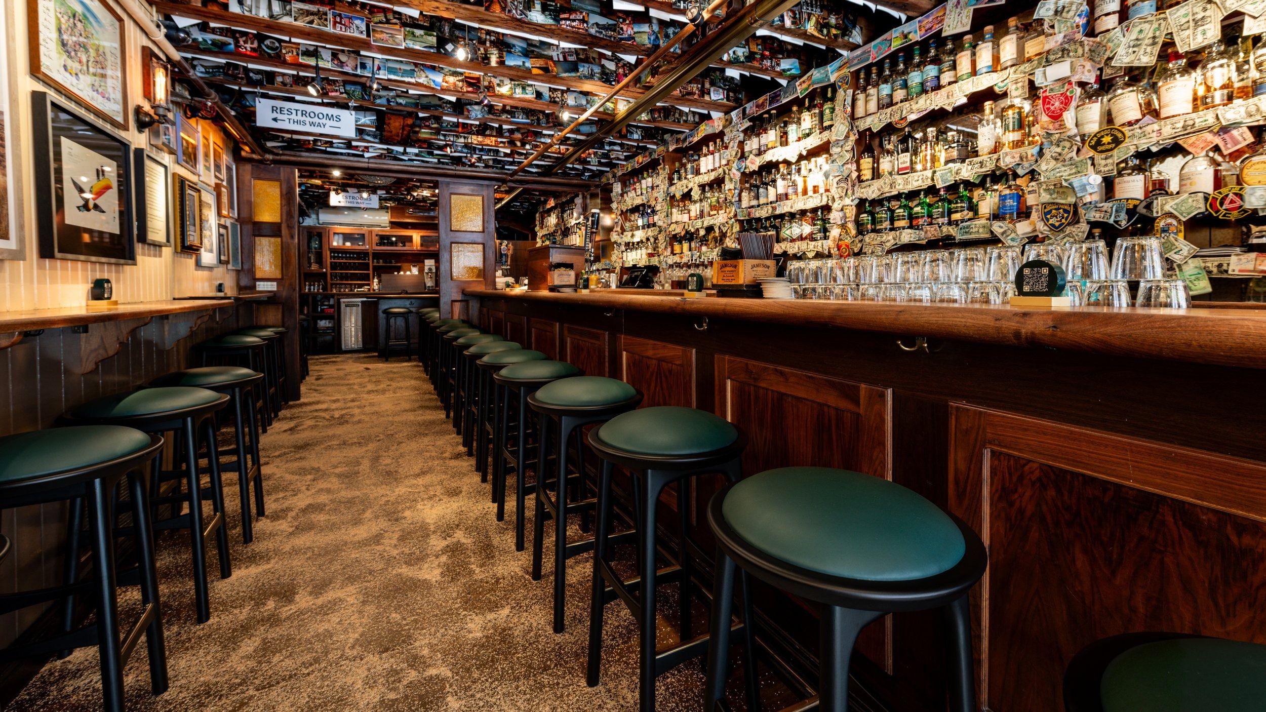 The Dead Rabbit Bar Irish Pub Downtown Manhattan NYC 
