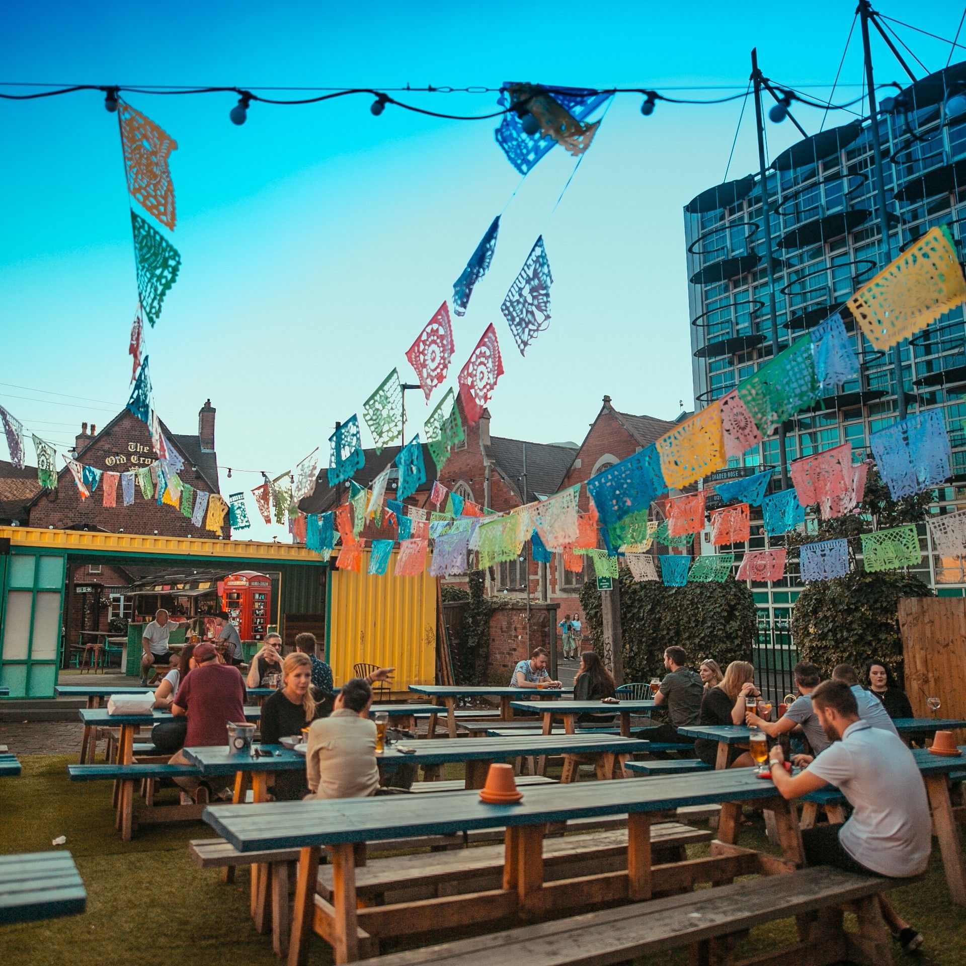 The Old Crown, outdoor bar in Birmingham