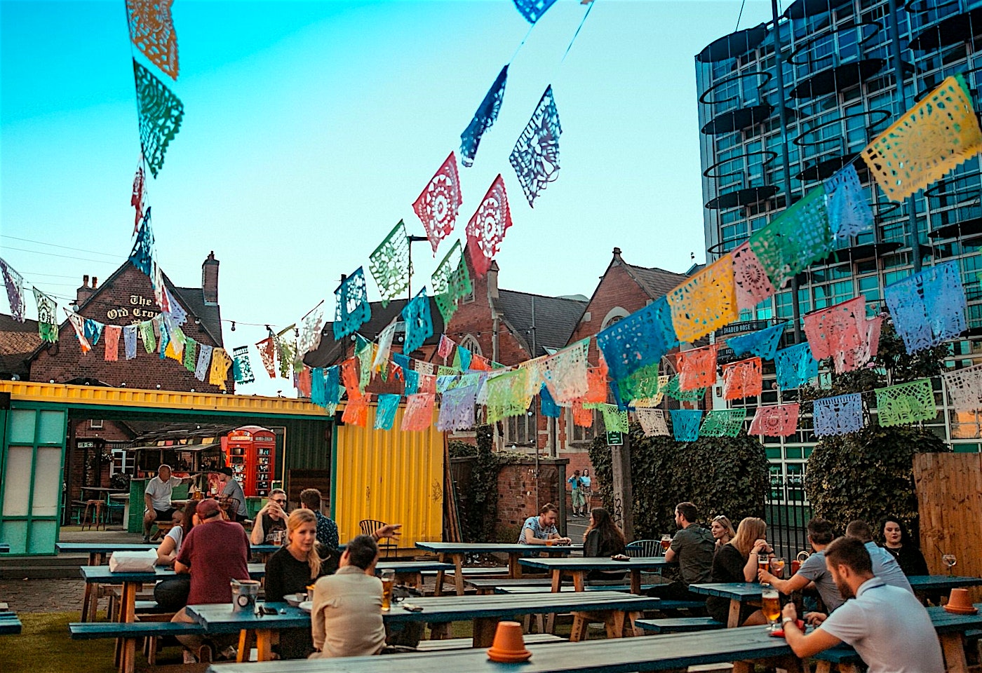 The Old Crown, outdoor bar in Birmingham
