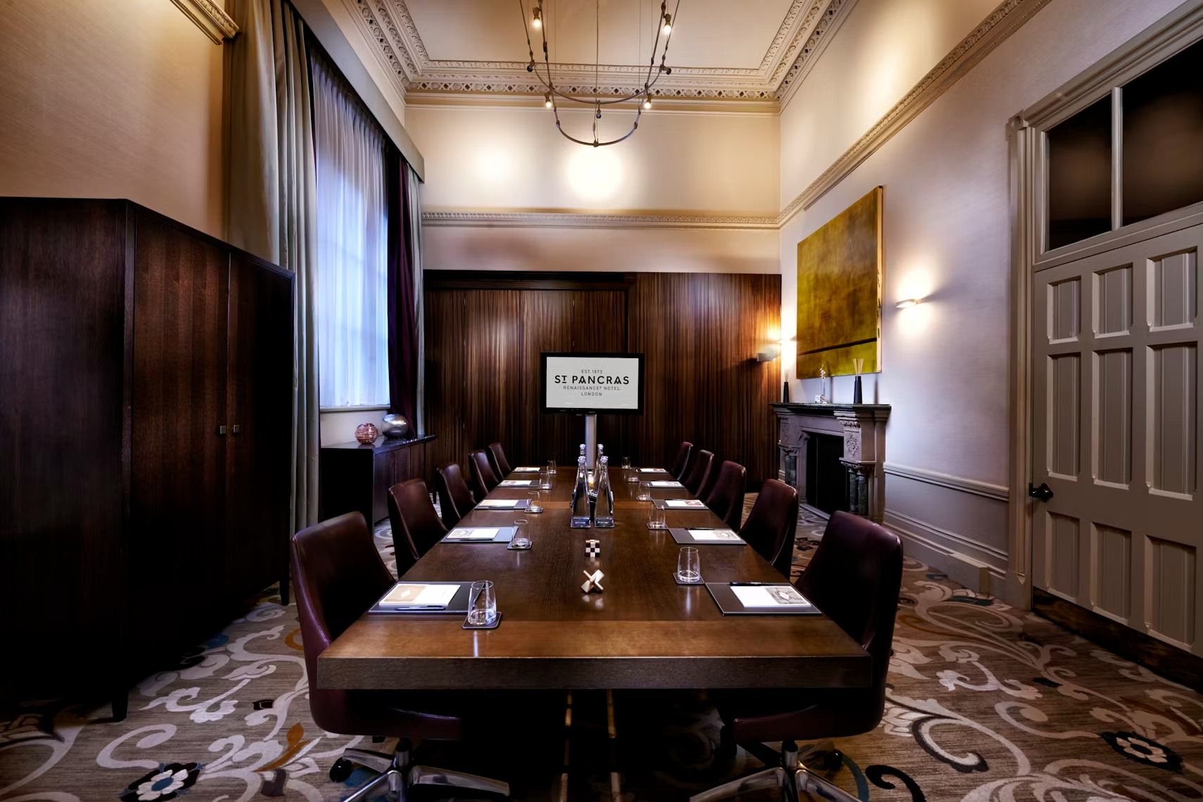 A meeting room with Victorian charm: St. Pancras Renaissance Hotel1