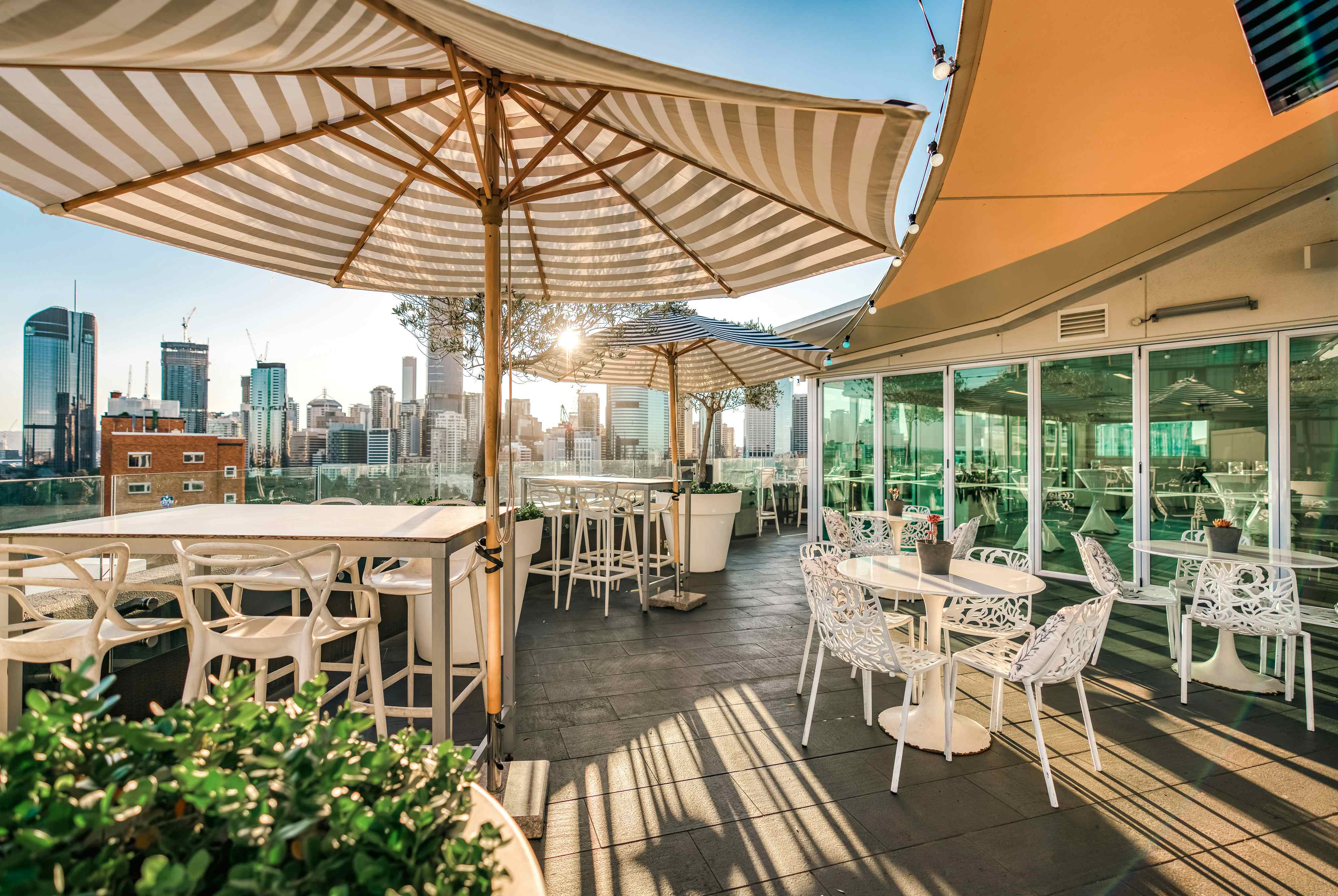 Eagles Nest Brisbane, The Point Brisbane Hotel image 2