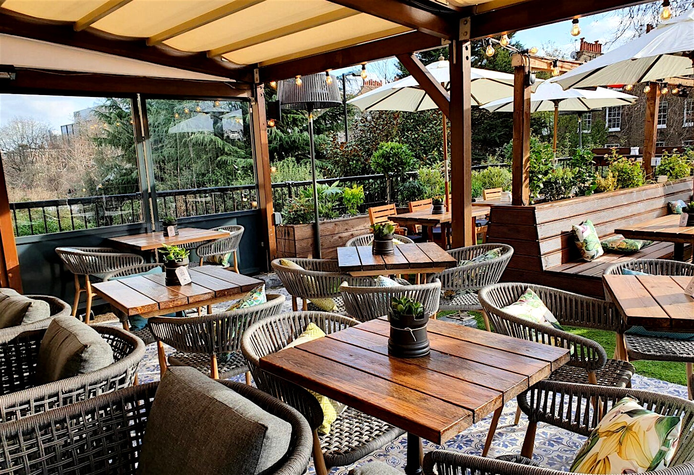 The castle Angel pub