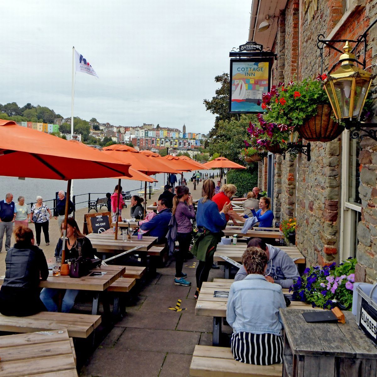The cottage inn harbourside pub 