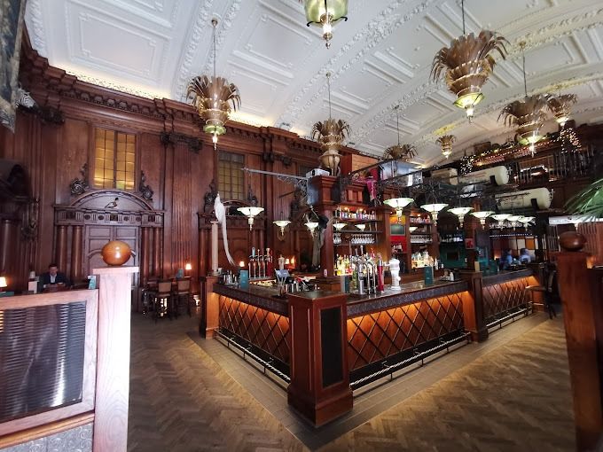A St Pauls bar for the wine lovers: El Vino Masons Avenue image 2