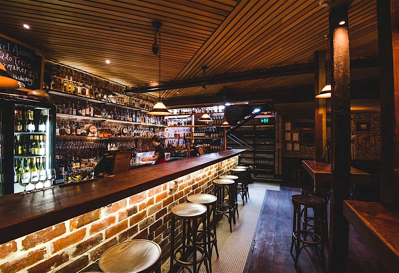 Exclusive Hire, Varnish on King1