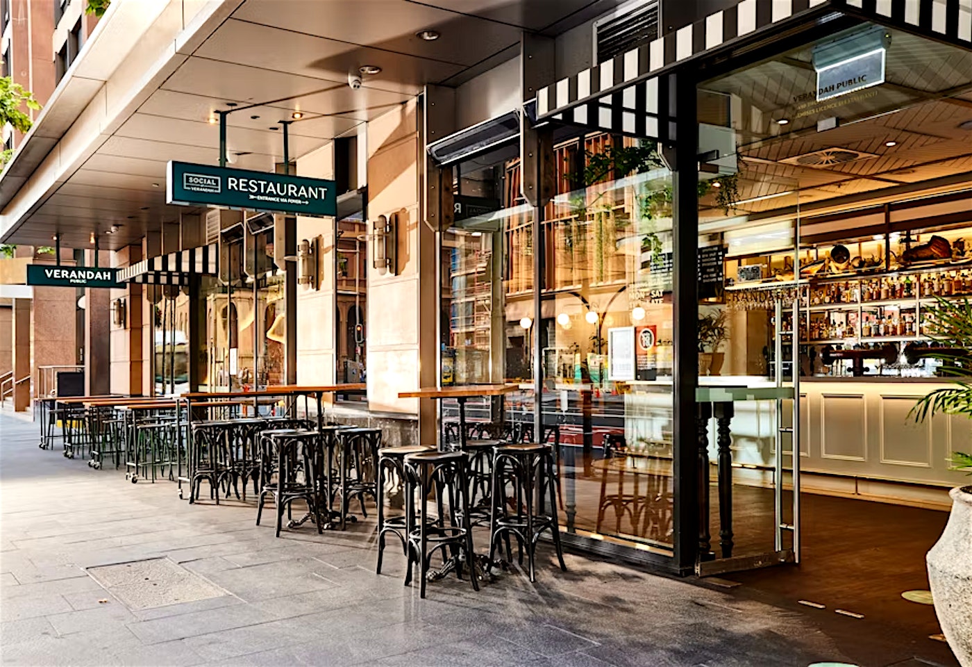 Verandah Public, Verandah Bar image 3