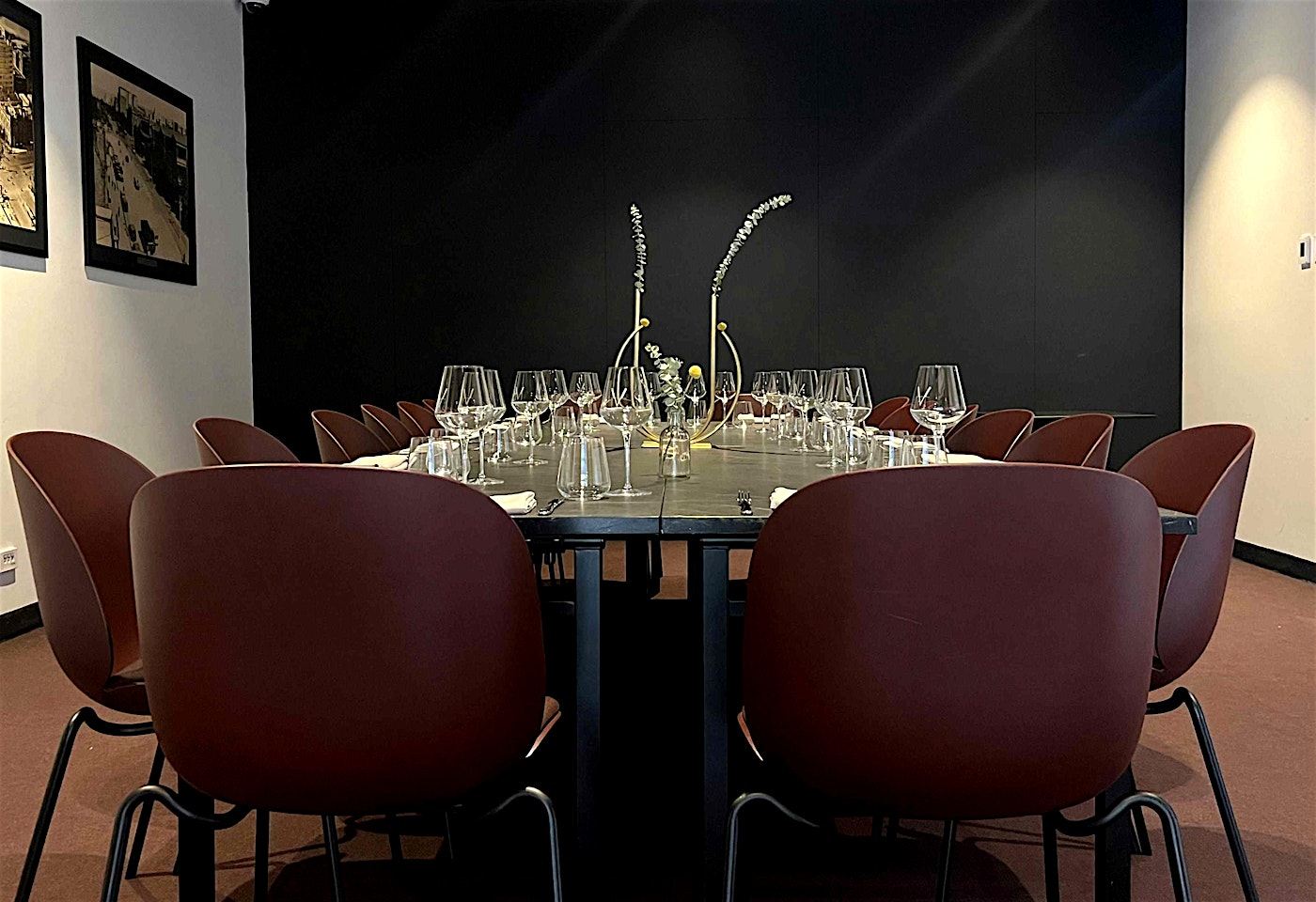 Verandah Private, Strathmore Hotel image 2