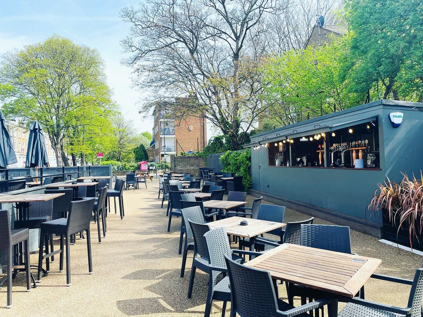 alwyne castle beer garden
