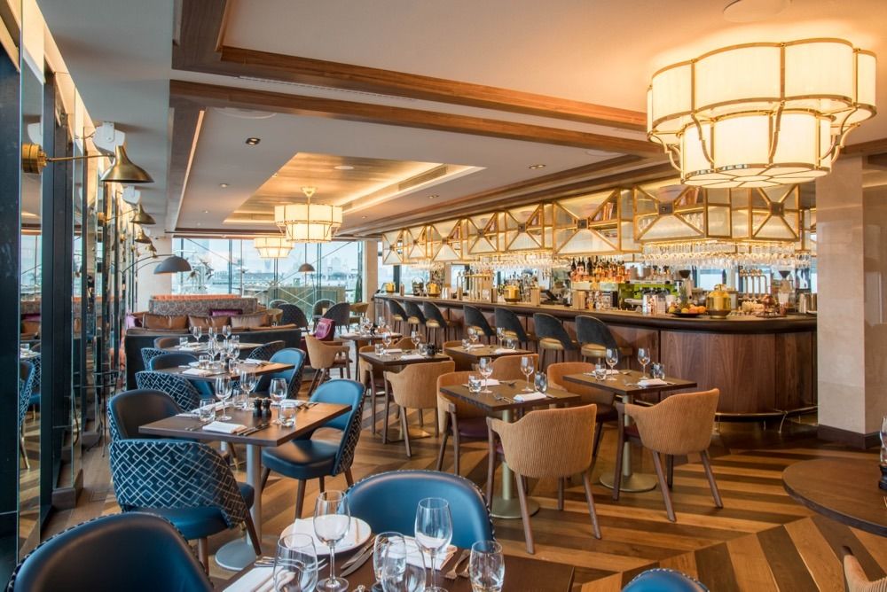 A sophisticated outdoor bar in London: Aviary1