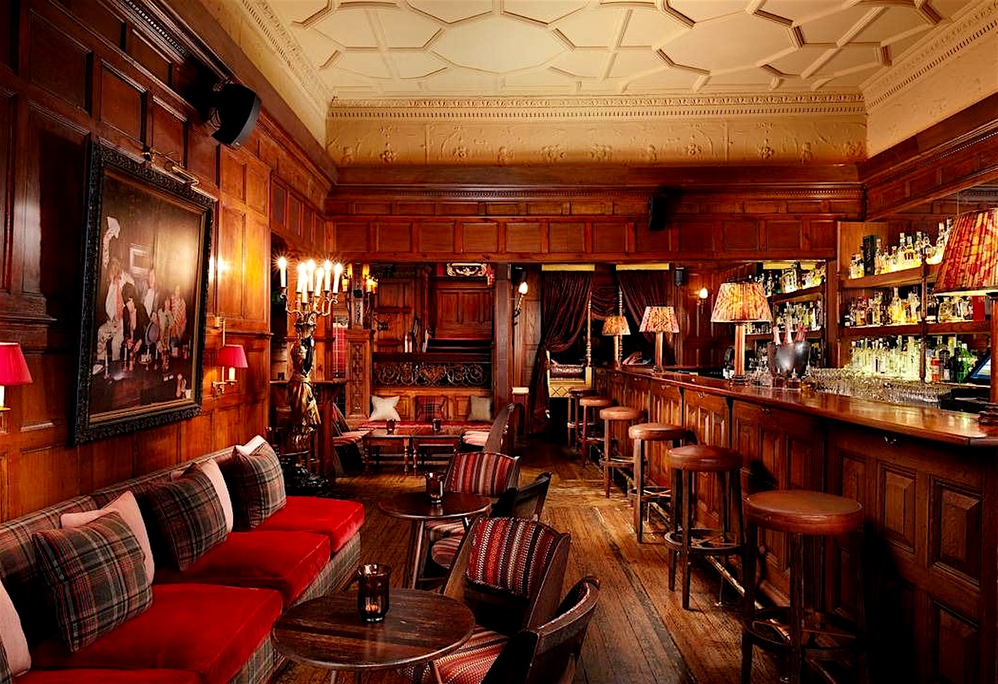 interior of bar 190 south kensington cocktail bar
