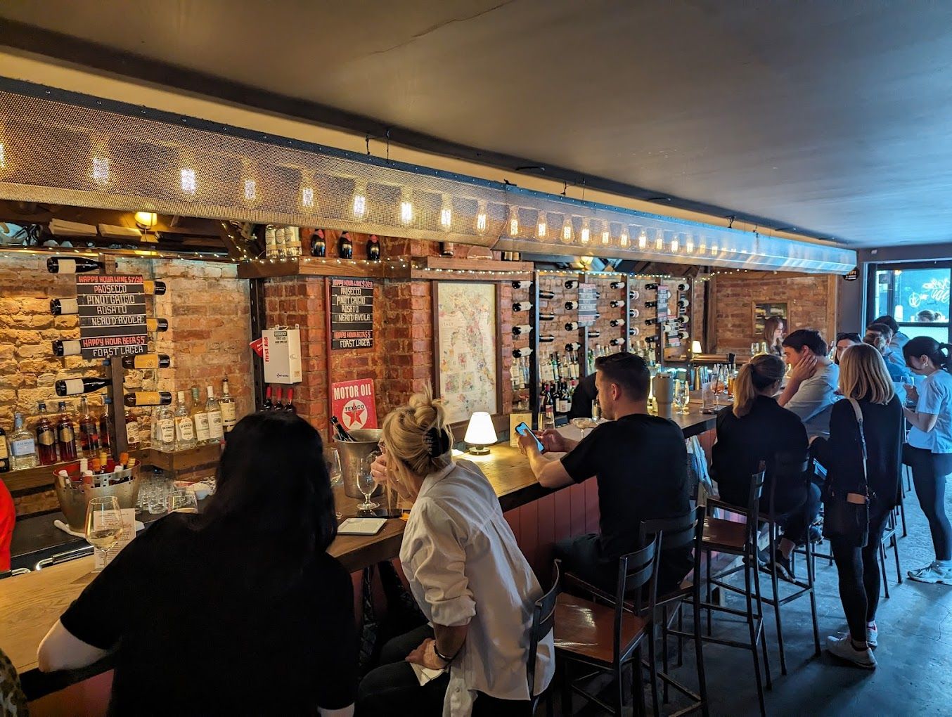 A modern wine bar in the heart of SoHo: Bar Veloce1