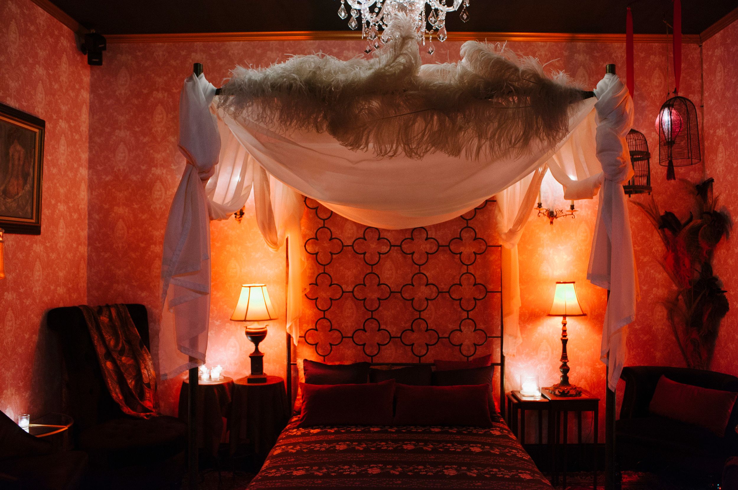 Ce n’est pas un cocktail bar: Barely Disfigured  image 2