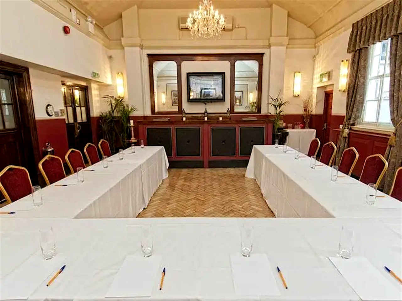boardroom layout at barristers court leicester square meeting room