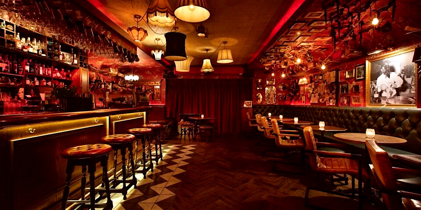 interior of barts chelsea london bar