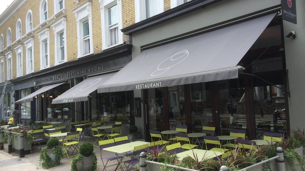 exterior of brackenbury wine rooms hammersmith london bar