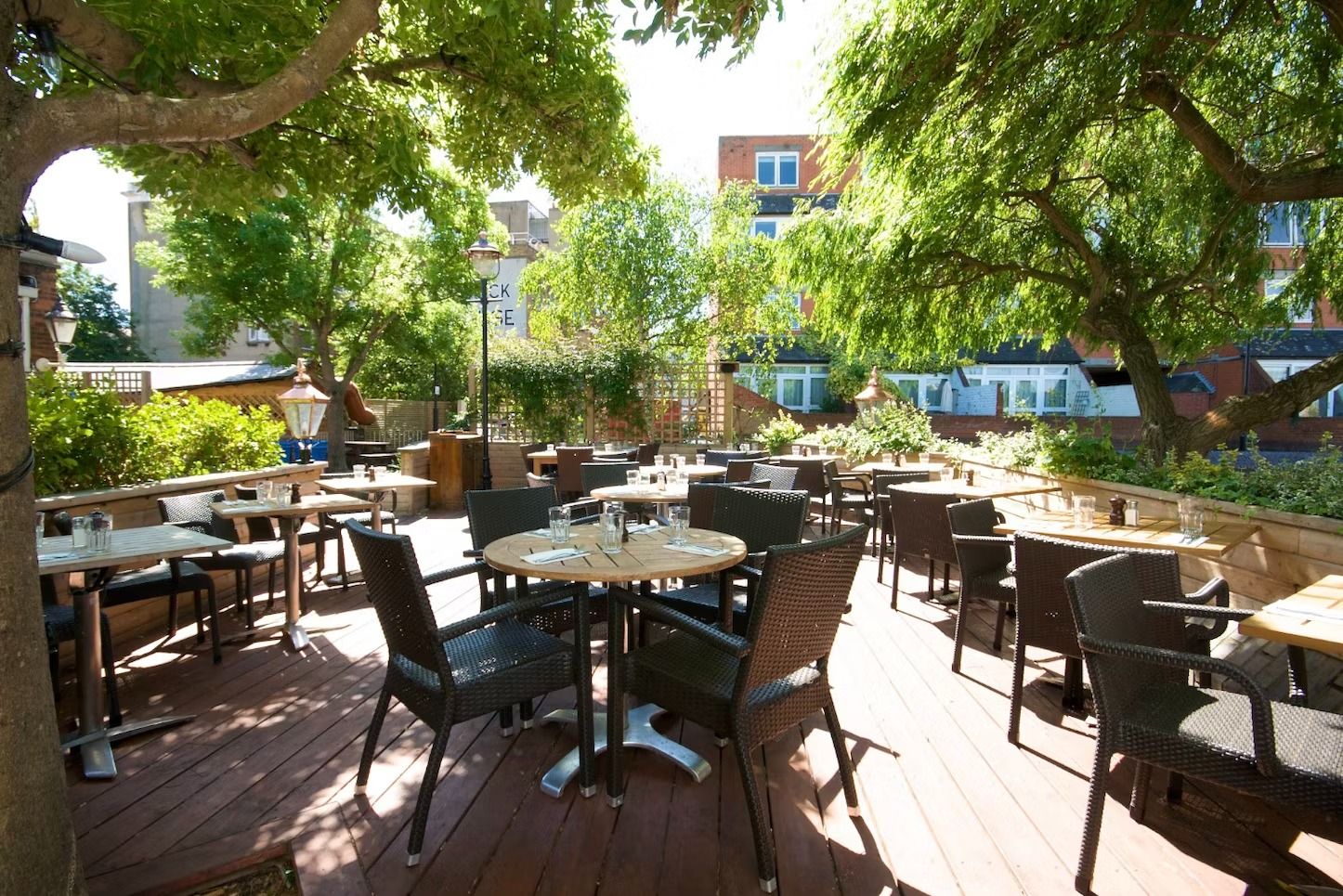 You won't have a 'crabby' time at this London beer garden: The Crabtree image 2