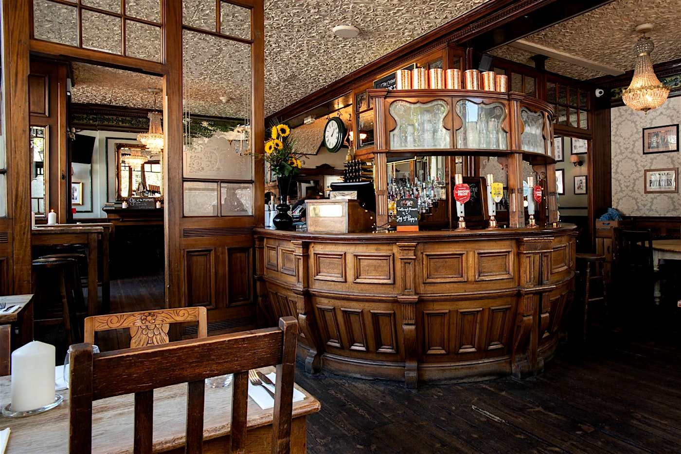 the bar at the crown pub in islington london