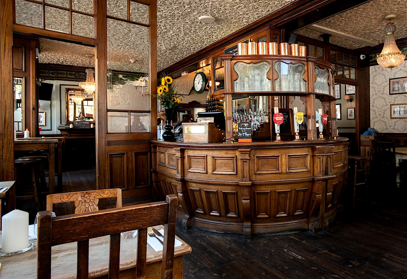 the bar at the crown pub in islington london