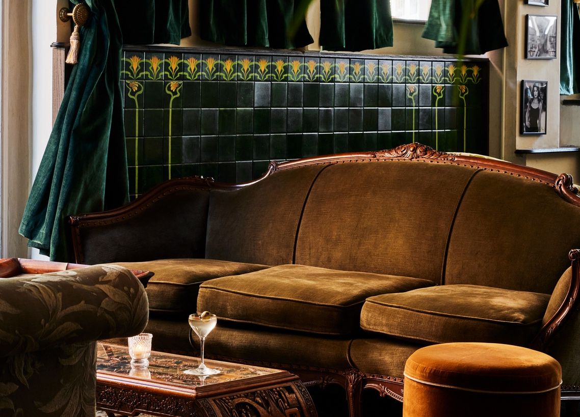 deux chats cocktail bar williamsburg new york city brooklyn nyc