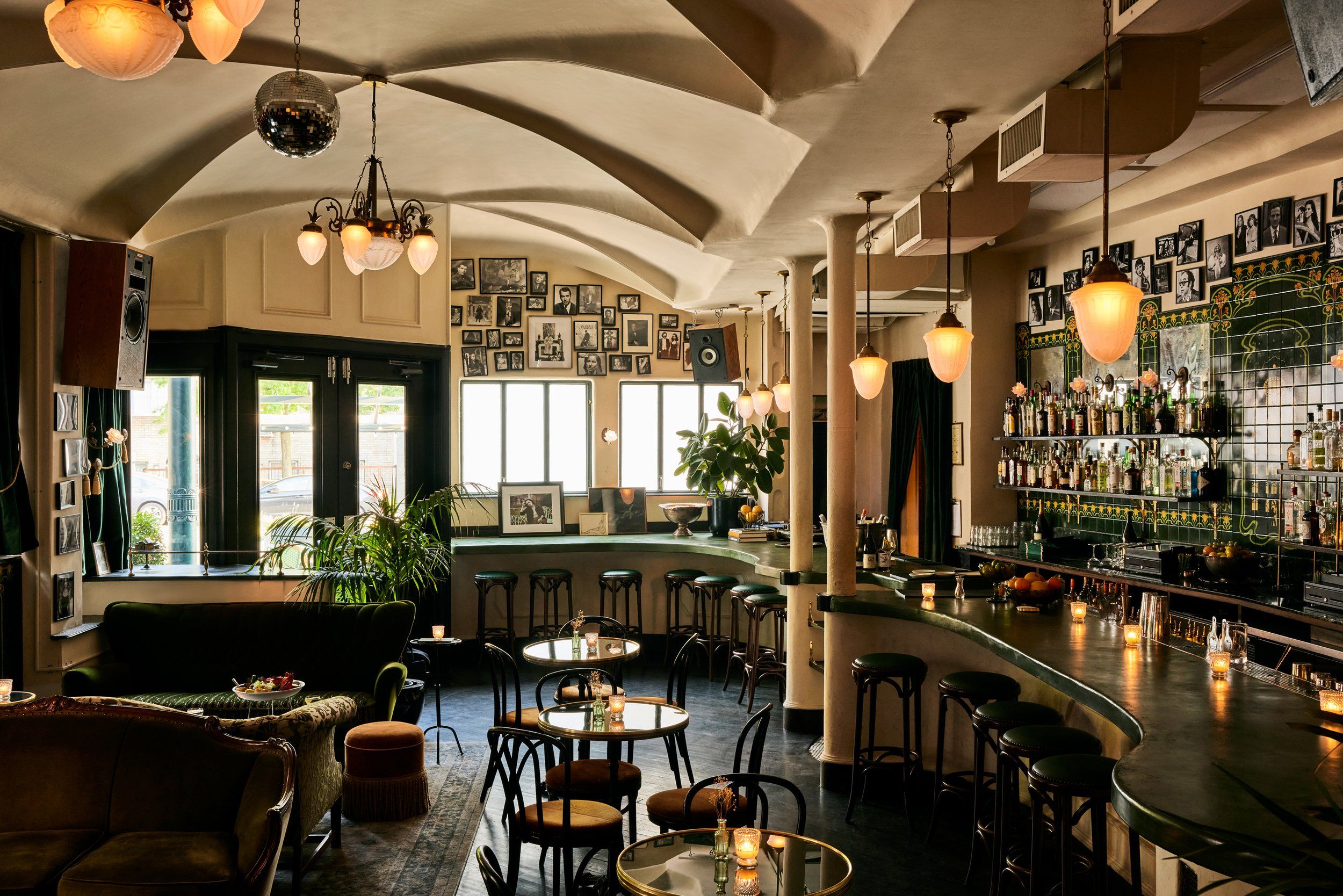 deux chats cocktail bar williamsburg new york city brooklyn nyc