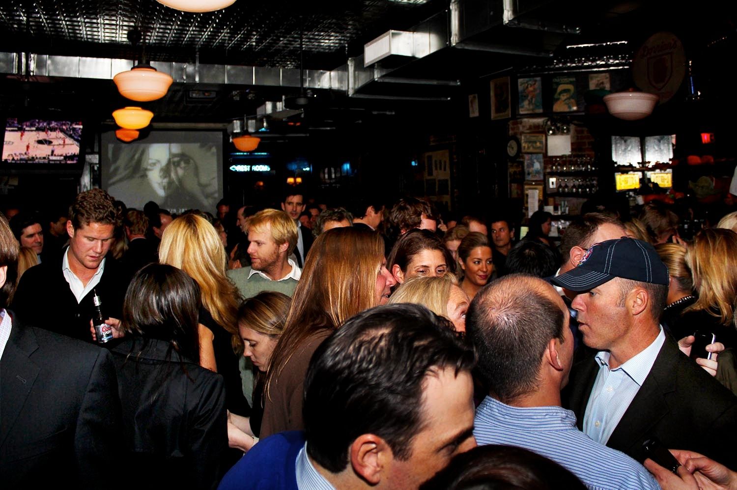 dorrians red hand upper east side bars NYC