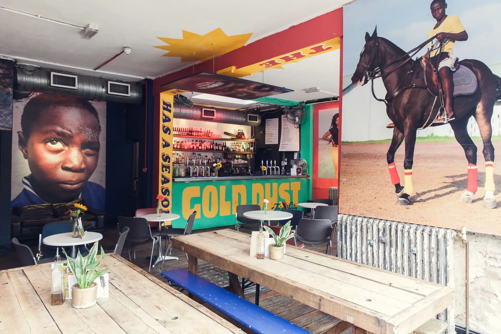 ground floor bar and exhibition space dream bags jaguar shoes in old street in london