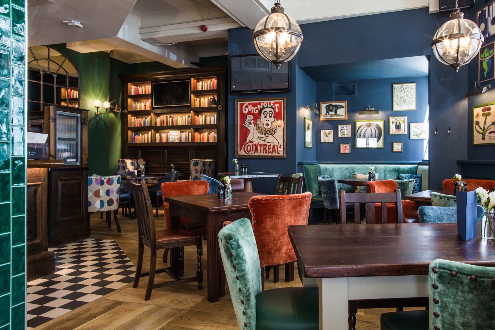 interior of the duke of clarence south kensington bar london