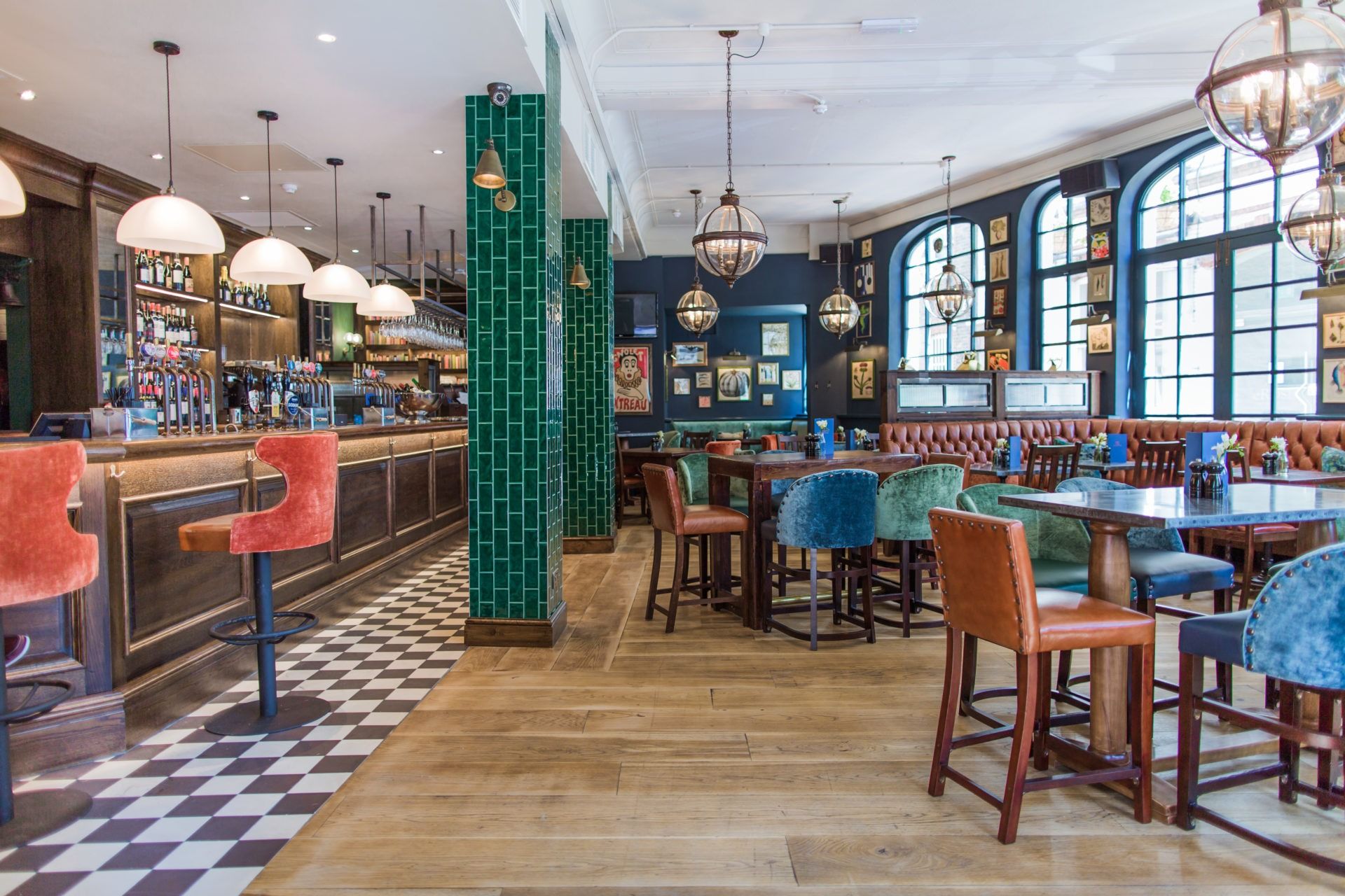 interior of the duke of clarence south kensington bar london