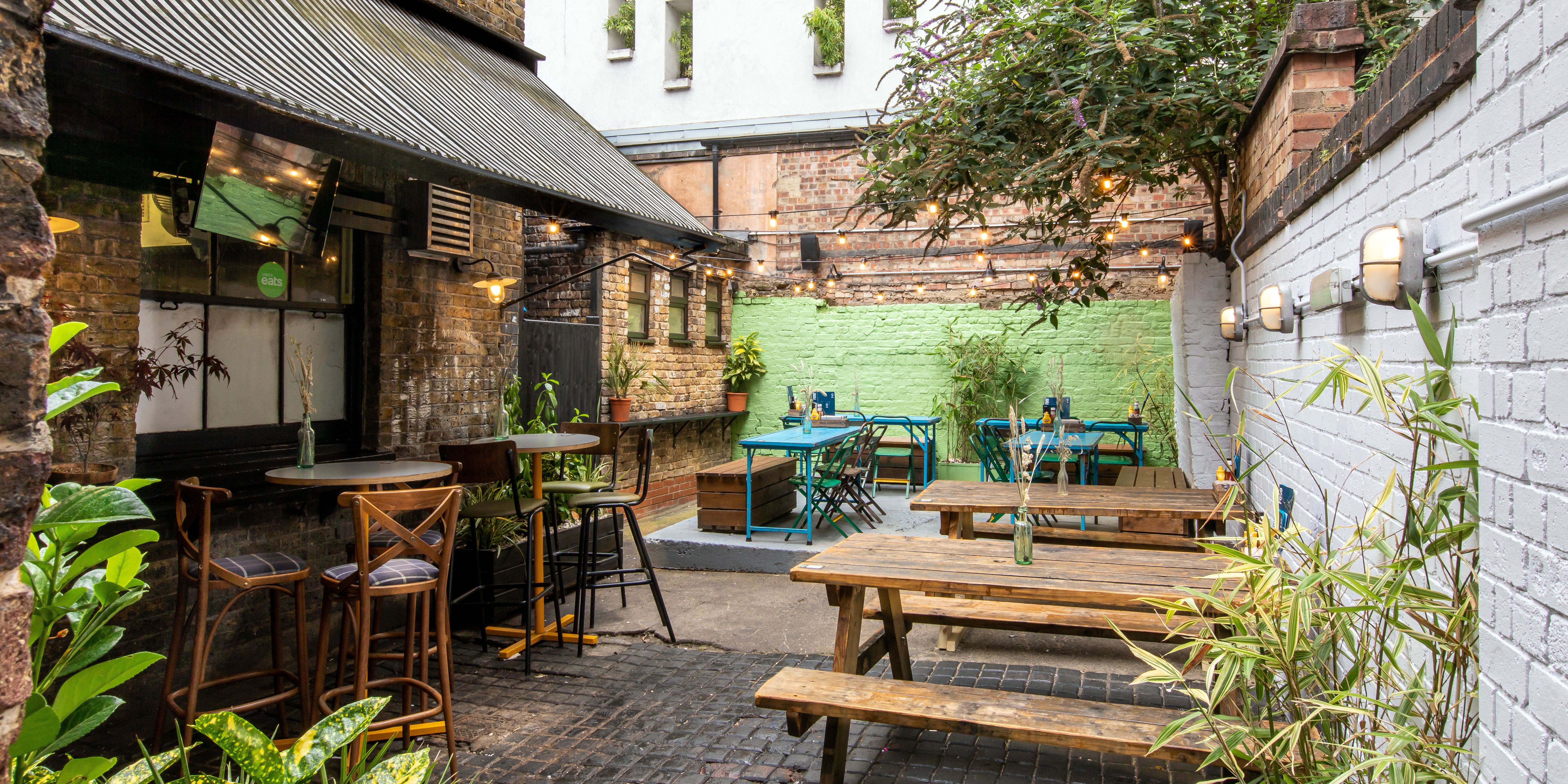 beer garden at duke of hammersmith london bar