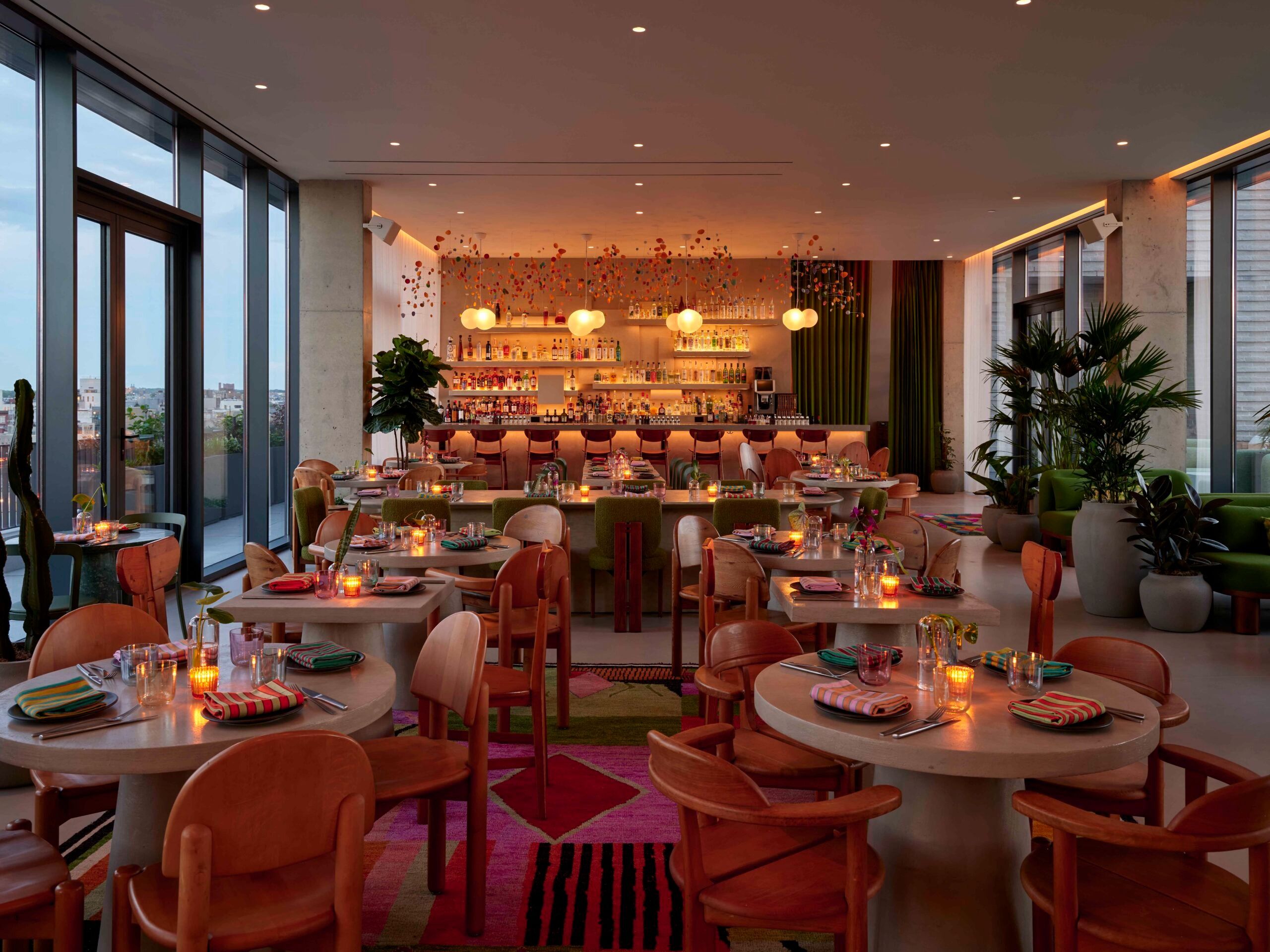 A vibrant rooftop restaurant for Mexican cuisine and city views: elNico 1
