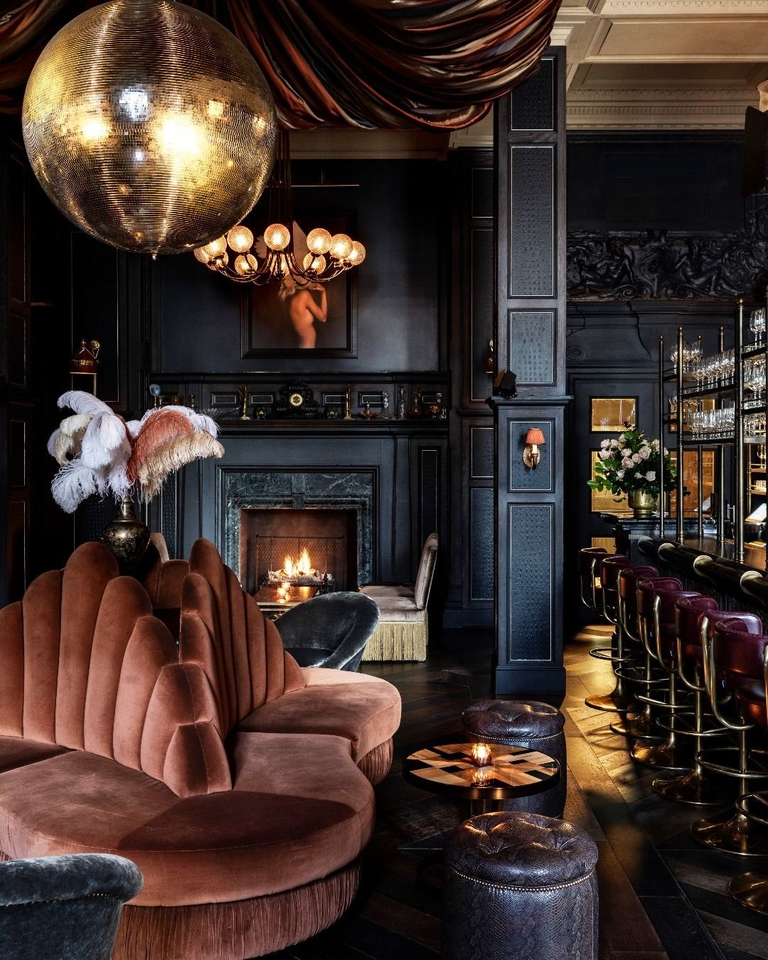 interior of fitz bar bloomsbury bar