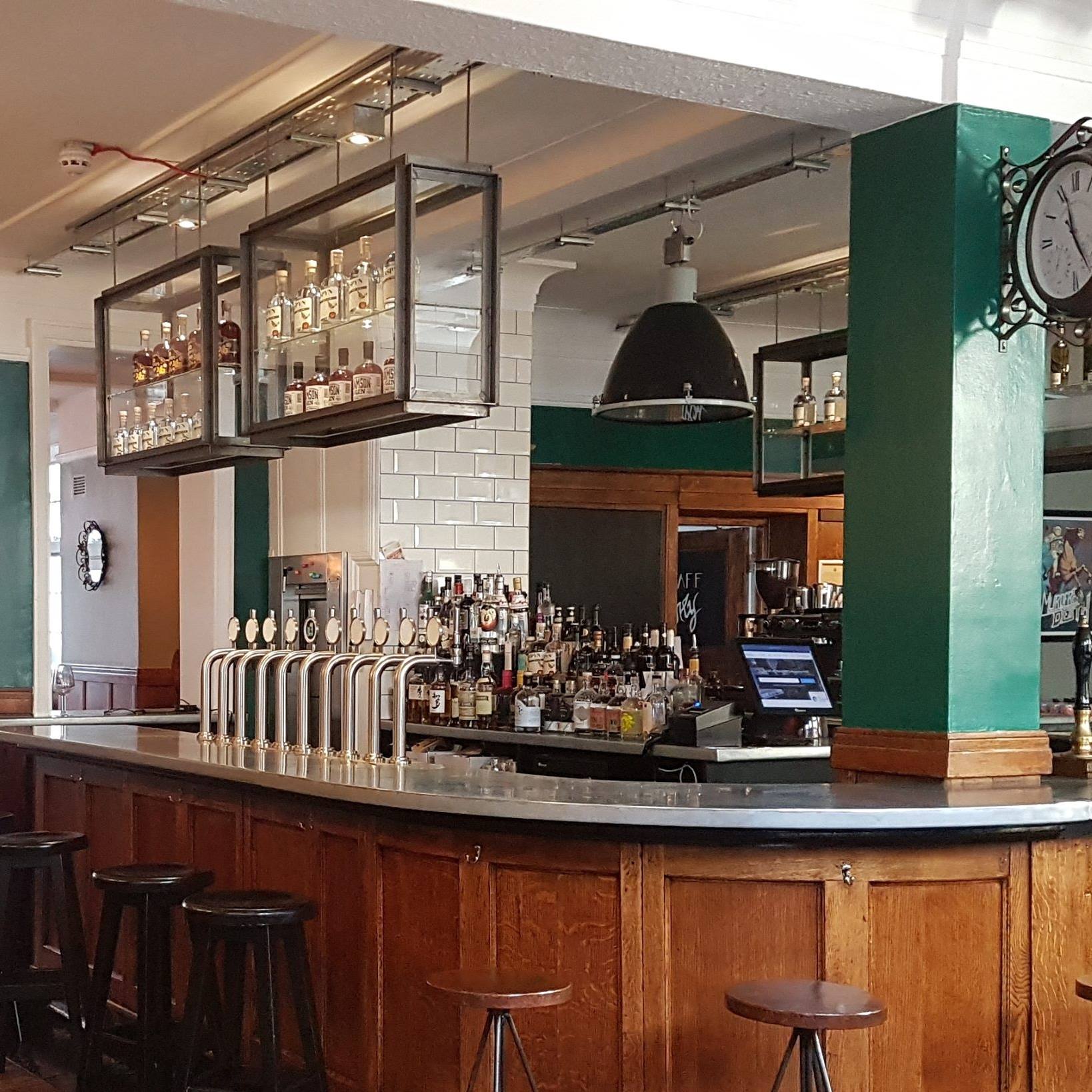 bar at the foxglove freehouse in islington london 
