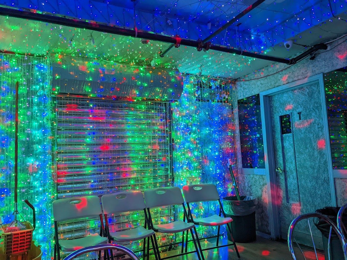 A simple, authentic karaoke den: Gagopa Karaoke 1