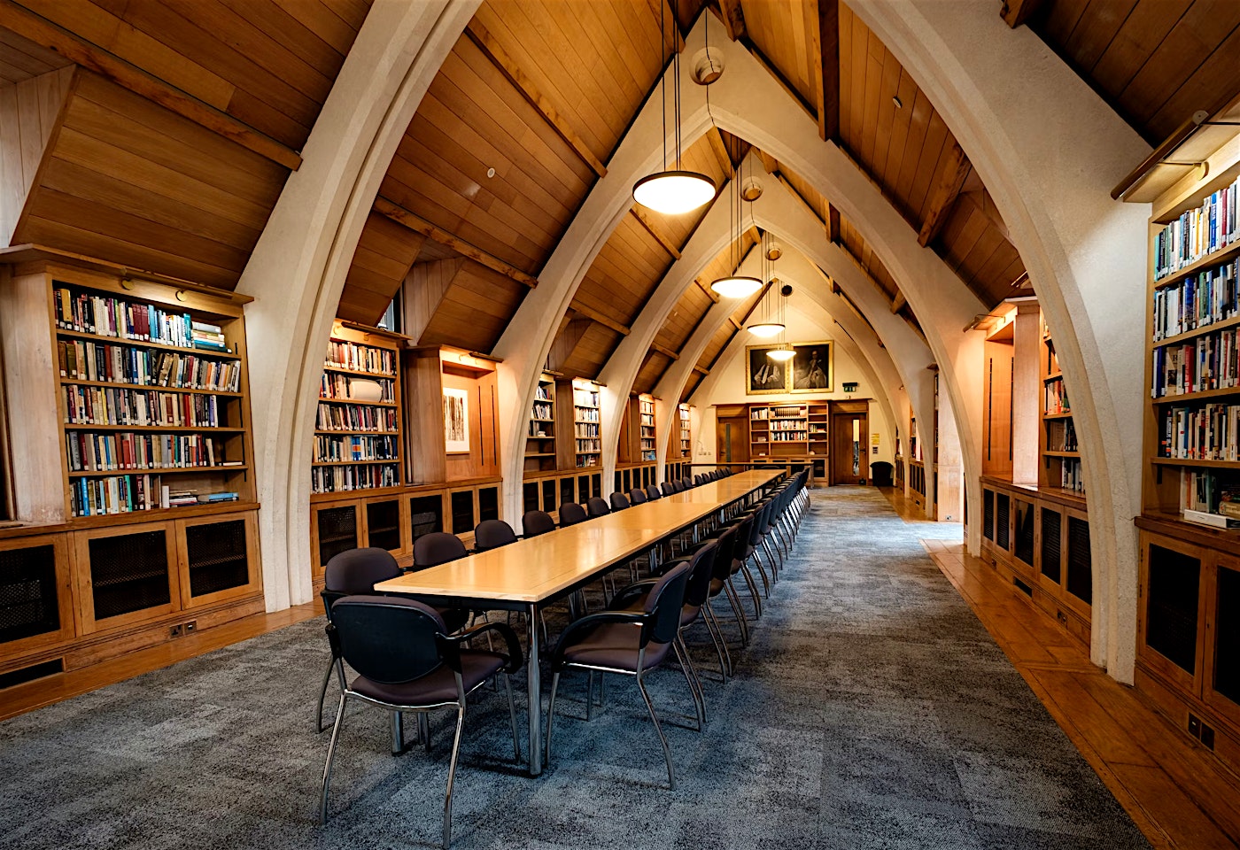 meeting room at the garry weston library at southwark cathedral